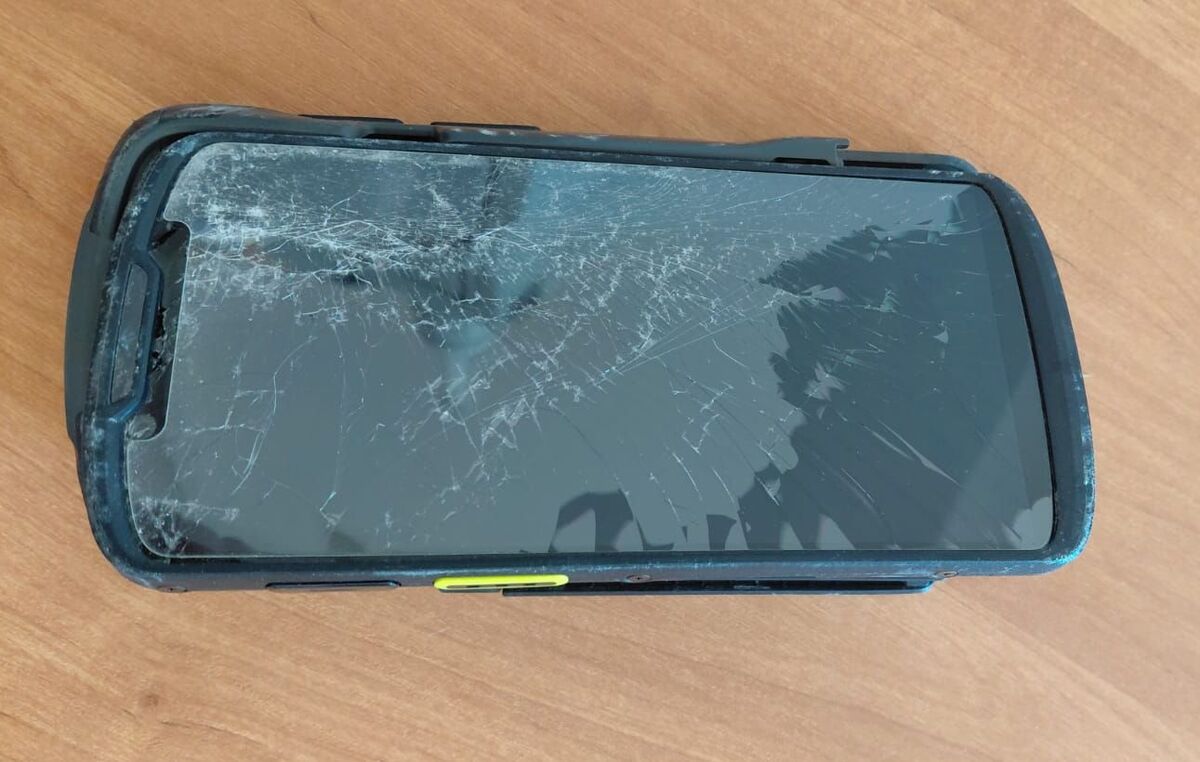 Uszkodzony komputer mobilny.