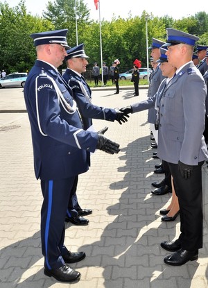 policjanci podczas wręcznia aktów mianowania