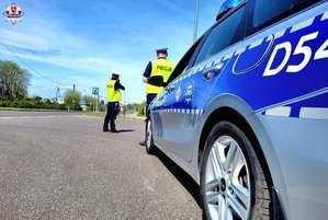 policjanci na drodze