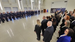 Sala Komendy Wojewódzkiej Policji w Lublinie w której odbywają się uroczystości Dnia Służby Cywilnej