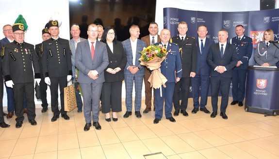 policjanci i zaproszeni goście