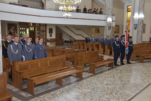 policjanci podczas mszy świetej