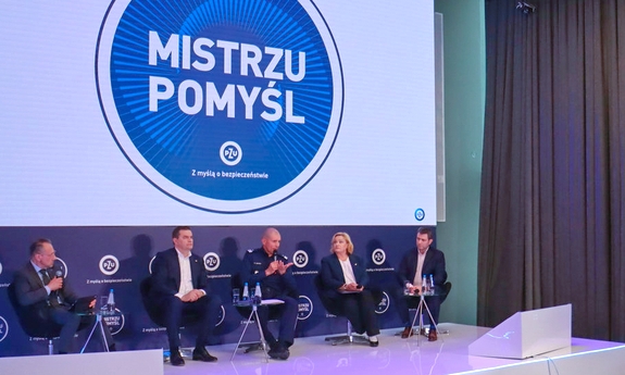 Uczestnicy konferencji dotyczącej kampanii „Mistrzu, pomyśl