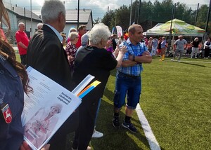 seniorzy i ulotka o bezpieczeństwie
